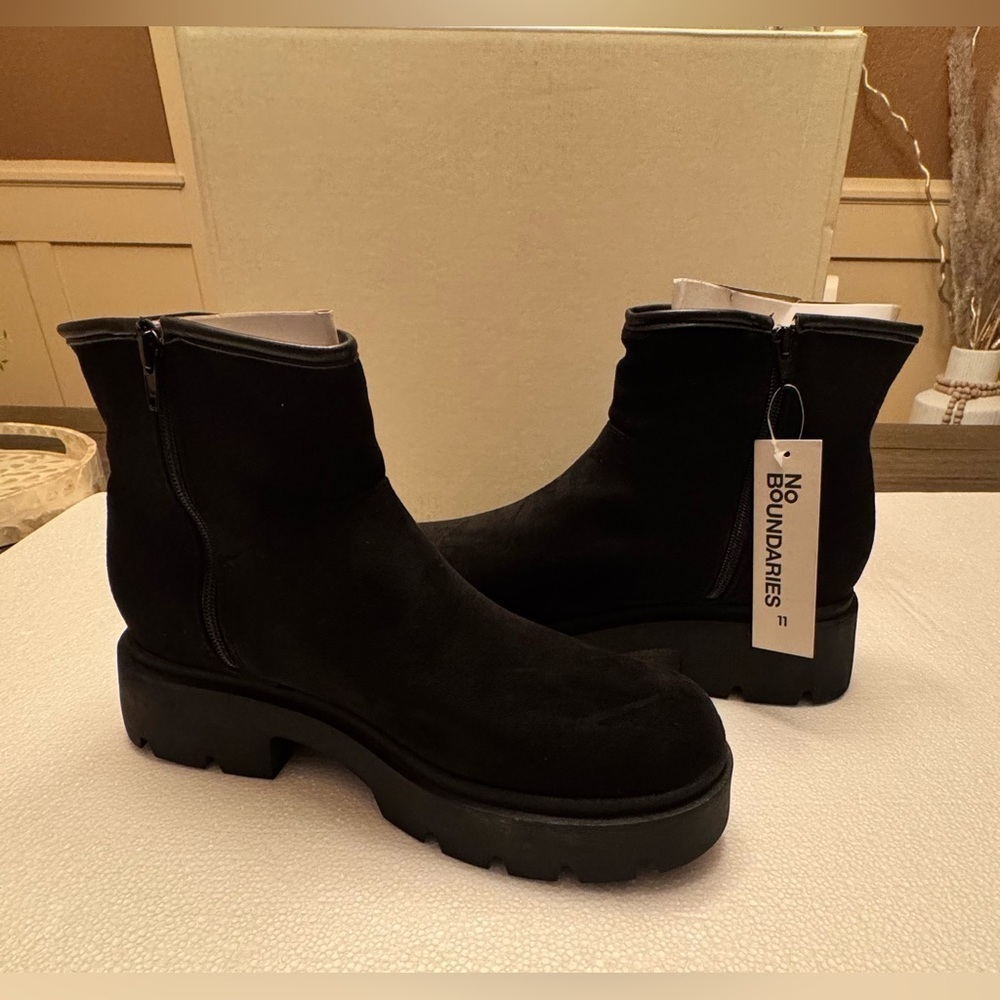 No Boundaries Women's Black Ankle Boots